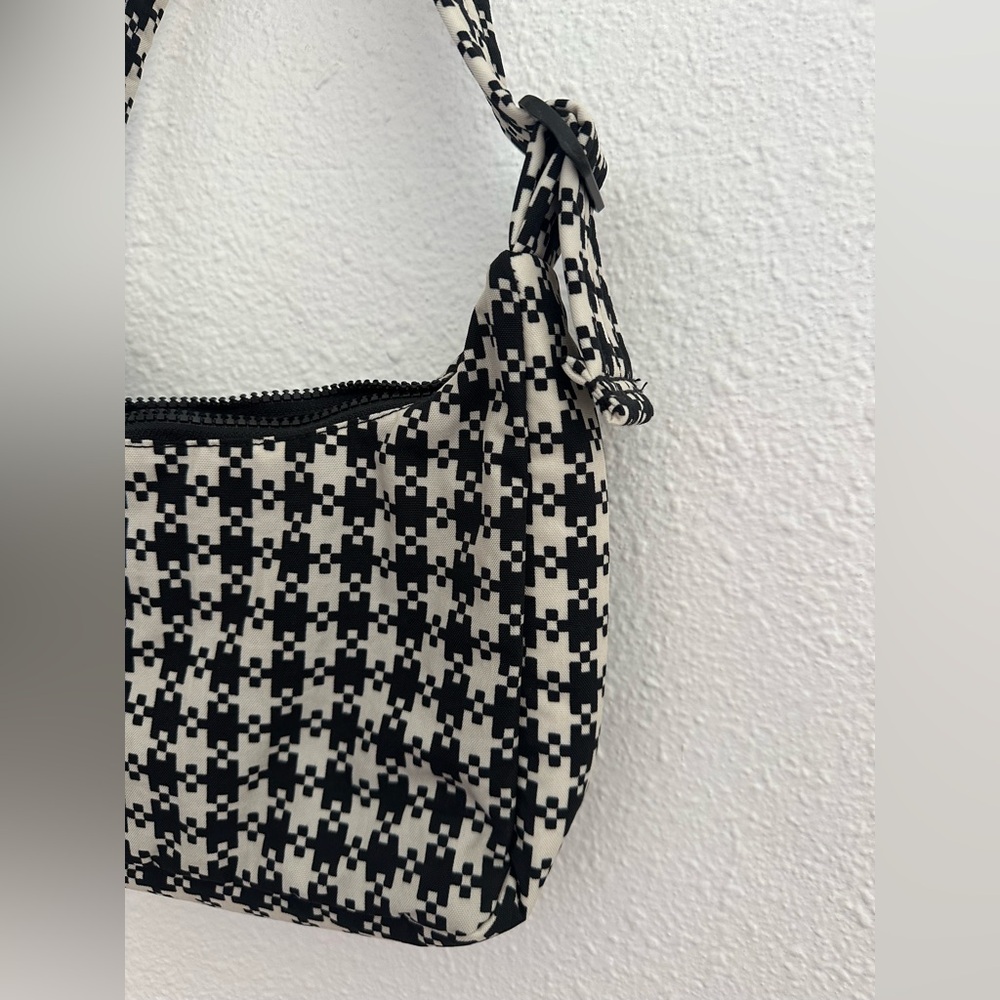 BAGGU Pixelated Gingham Shoulder Bag - Picture 2 of 5